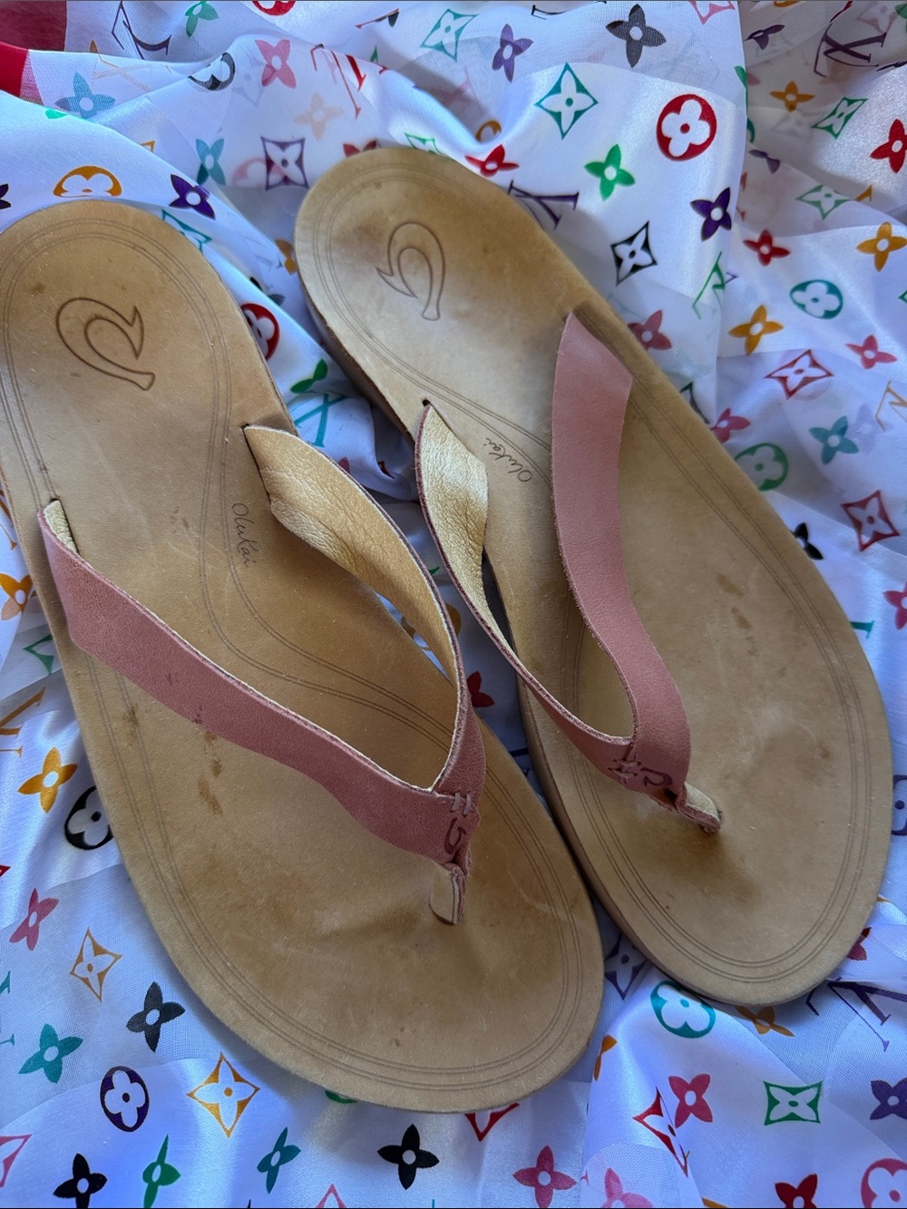 OluKai Women's Rose Pink and Gold Leather Flip Flop Sandals